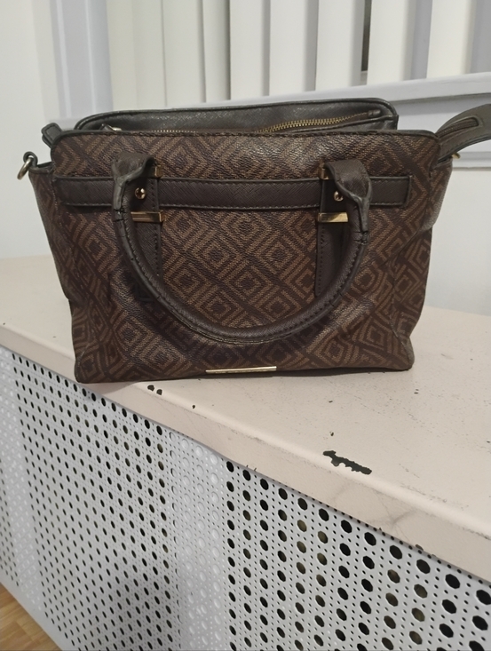 Liz Claiborne Handbags - Liz Claiborne Bag